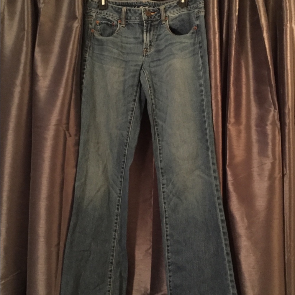 America Eagle boyfriend jeans